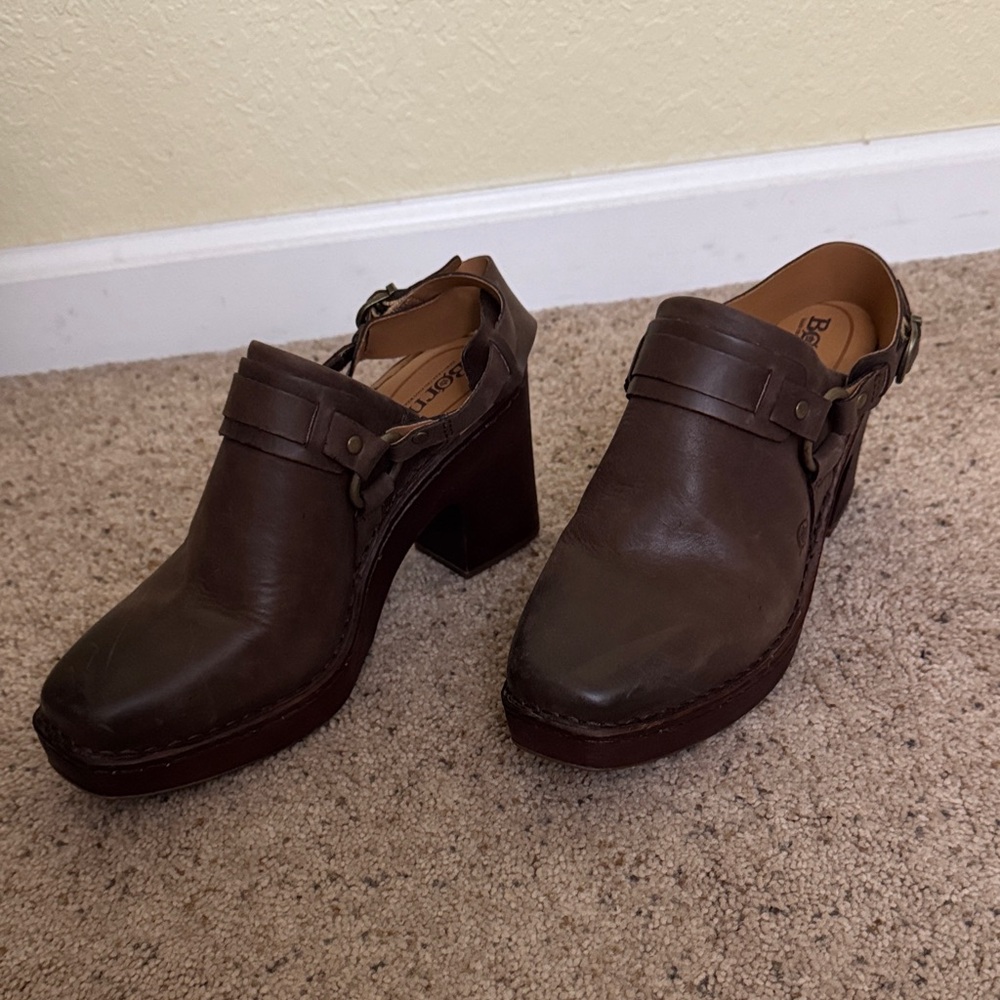 NWOT Born Dark Brown Leather Mules Size 10M